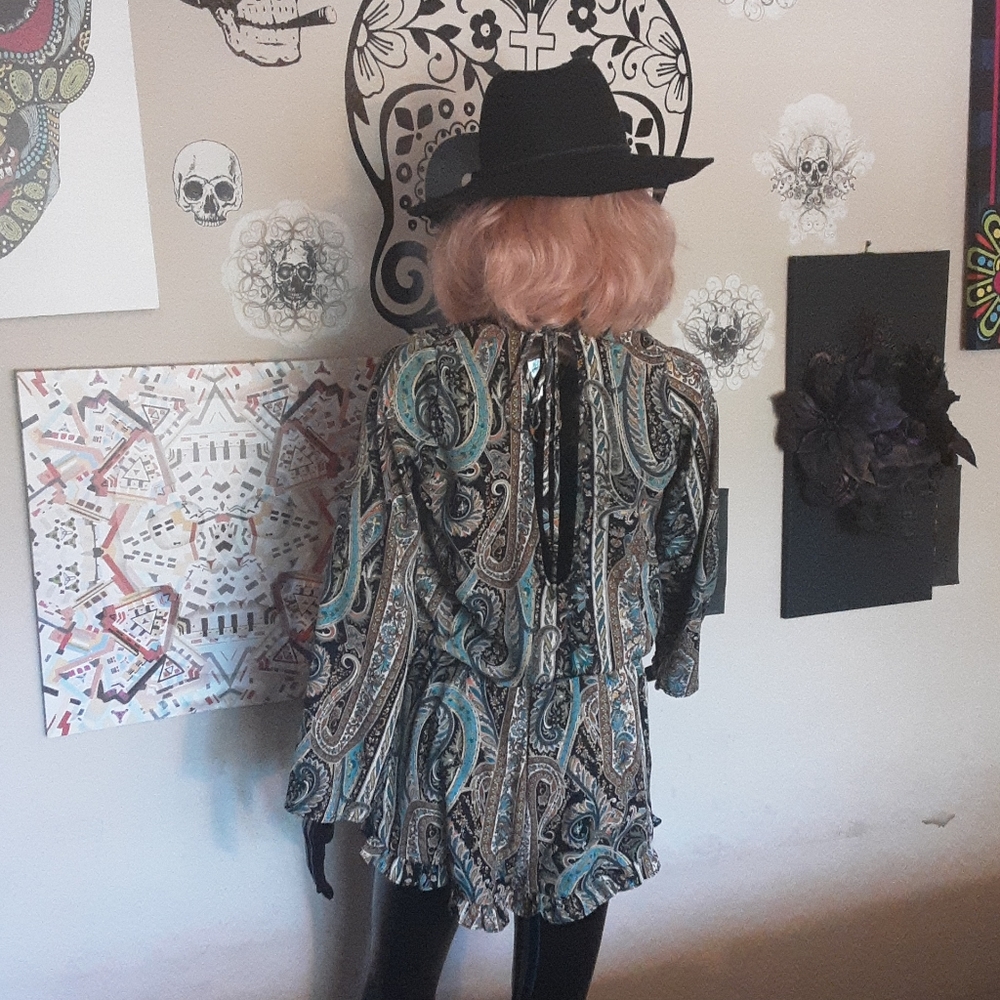 ROMPER - Picture 2 of 2